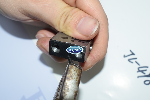  合成橡膠粘金屬用什么膠水好