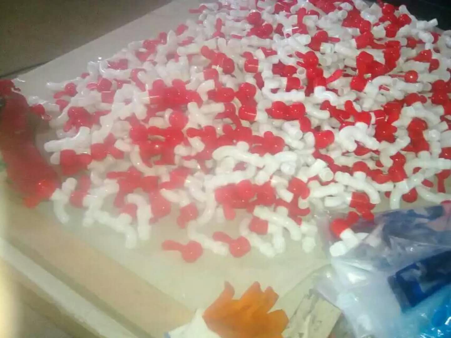 ABS塑料膠水粘接零件