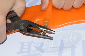 什么膠水粘橡膠和金屬？聚厲牌橡膠瞬間膠可達(dá)撕裂效果