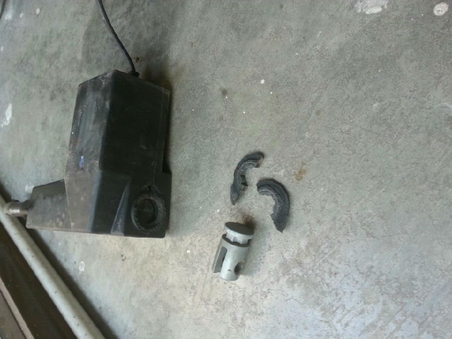 塑料外殼粘鐵膠水