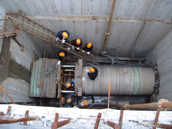 橡膠粘金屬用什么膠水？聚厲高強度金屬膠水以科技手段成功解決客戶難題