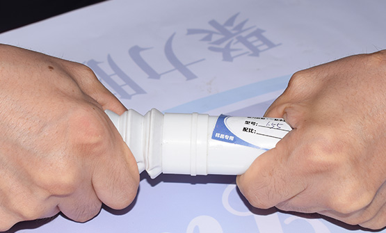 塑料高溫膠水|專門針對塑料粘接中耐高溫要求而開發(fā)研制粘硬塑料的高溫膠水[聚厲]