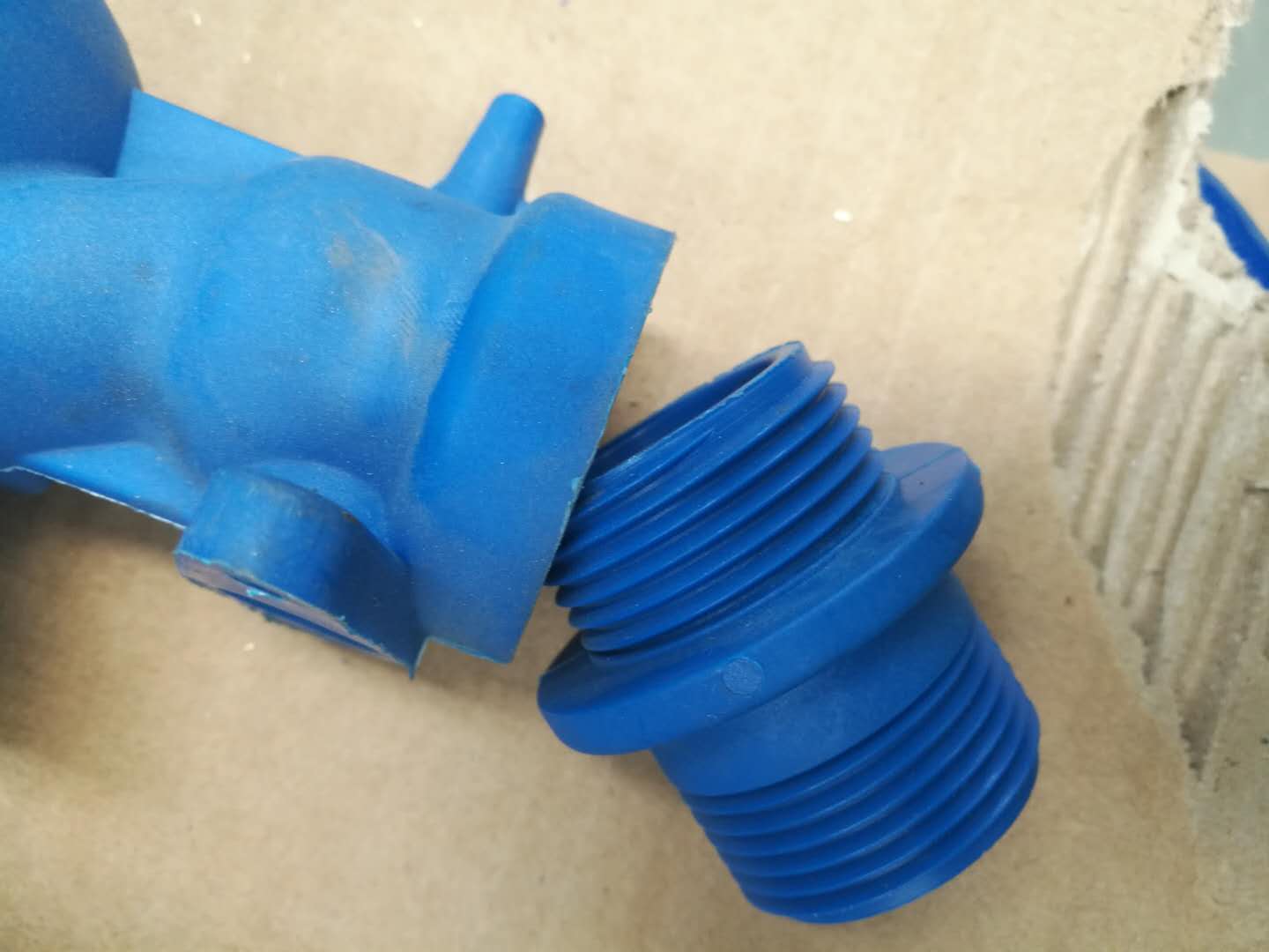 江西省尼龍膠水廠家聚厲牌尼龍粘金屬膠水無(wú)溢膠耐高低溫-40+80度環(huán)保無(wú)氣味過(guò)SGS檢測(cè)