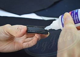 汽車零部件橡膠粘金屬用什么膠水？可以撕裂橡膠材質(zhì)