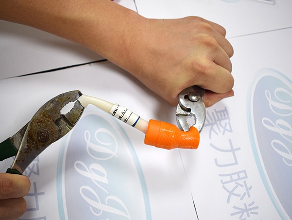 塑料專用瞬間膠水，小面積PVC和橡膠粘接膠水的選擇！