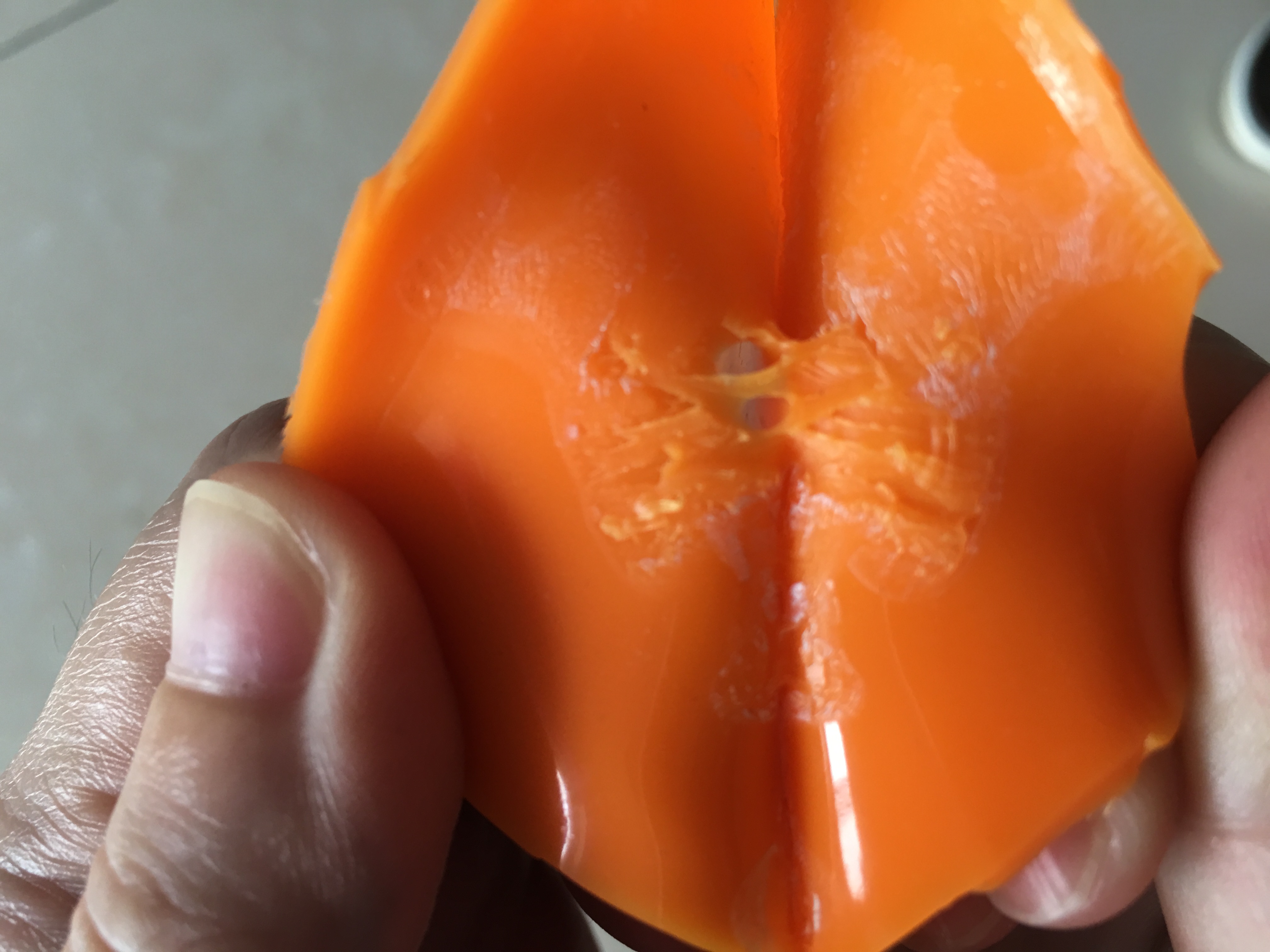 橡膠材質用什么膠水粘？聚力膠水的瞬間膠可達到扯斷橡膠不脫膠的強度！