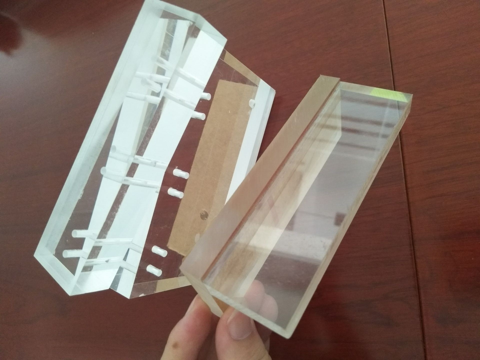 粘亞克力用什么膠水？哪些膠水能粘亞克力？