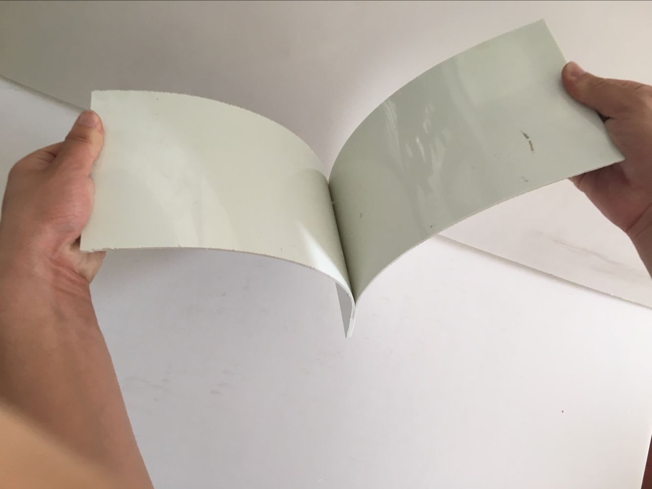 PP塑料板用什么膠水粘？聚力膠水的PP專用膠水強度高還不用前處理！