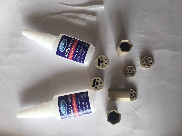 PP塑料用什么膠水粘接?聚力膠水的PP專用瞬間膠水專粘小面積PP塑料！