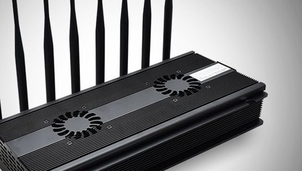 屏蔽器粘接膠水案例，聚力塑料專用瞬間膠不發白快速定位