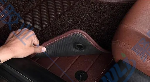 塑料粘魔術貼用什么膠水？汽車用品廠選擇聚力PC快干膠