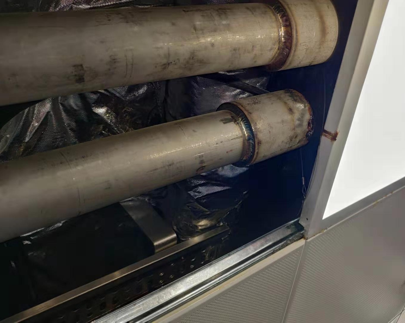 不銹鋼修補膠,安全高效解決不銹鋼管道焊縫滲漏問題！