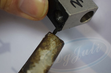 橡膠粘金屬用什么膠水？用不變硬不發脆的橡膠粘金屬膠水-聚力膠水